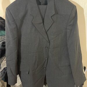 Hugo Boss Dark Gray Men's Suit
